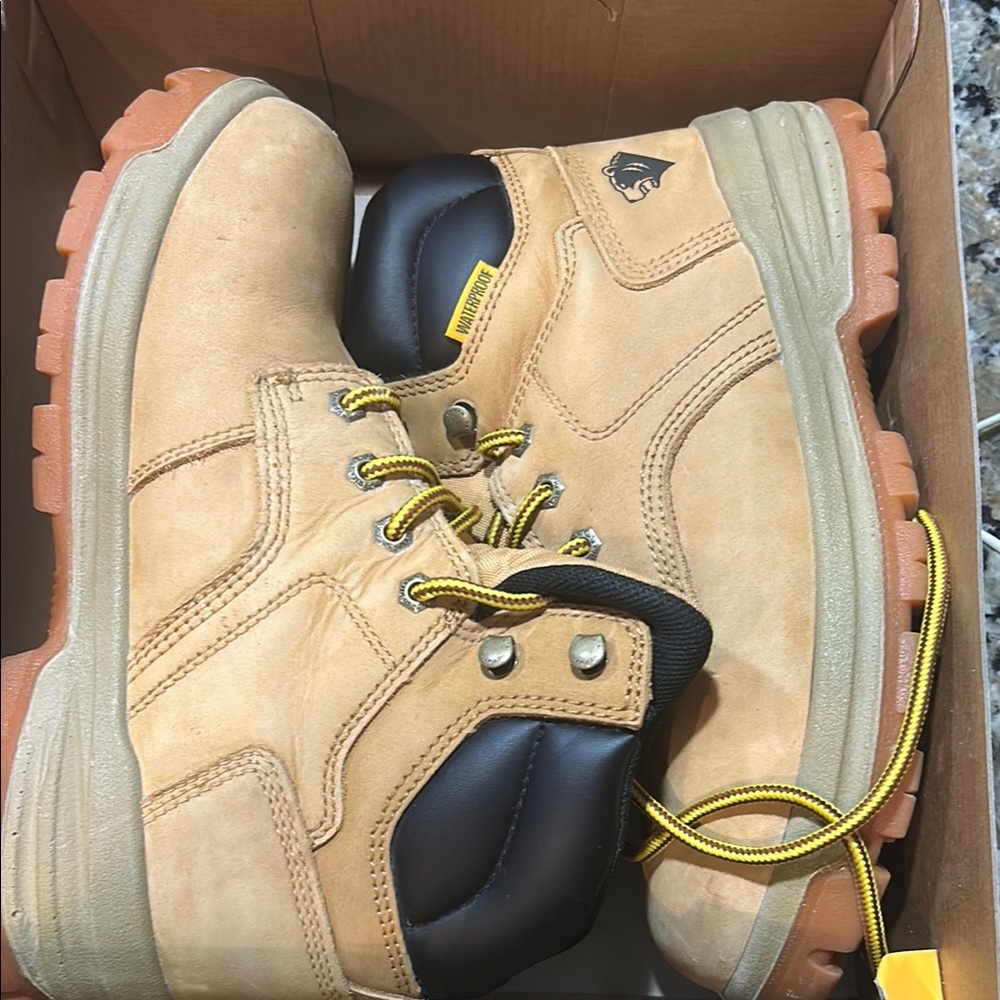 Vivo Tan and Black Men's Boots